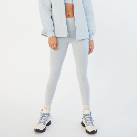 Aritzia - TnaBUTTER Atmosphere Hi-Rise 7/8 Legging - Picture 1 of 4